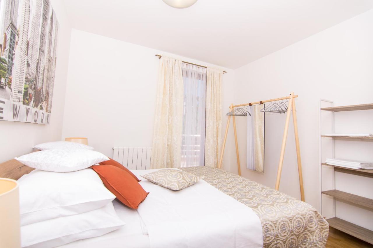Gallery Luxury Suites & Rooms-Only Adults Split Bagian luar foto