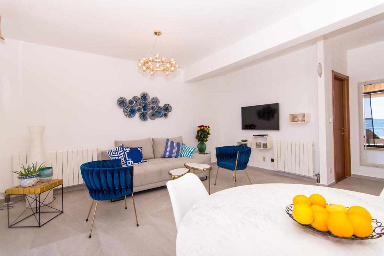 Gallery Luxury Suites & Rooms-Only Adults Split Bagian luar foto