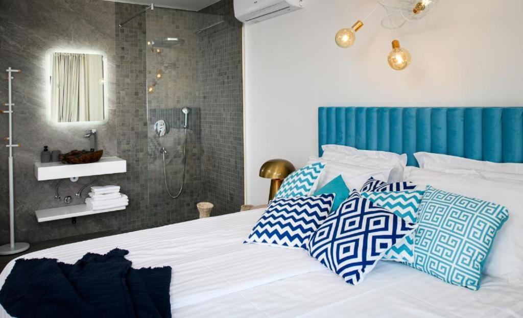 Gallery Luxury Suites & Rooms-Only Adults Split Bagian luar foto
