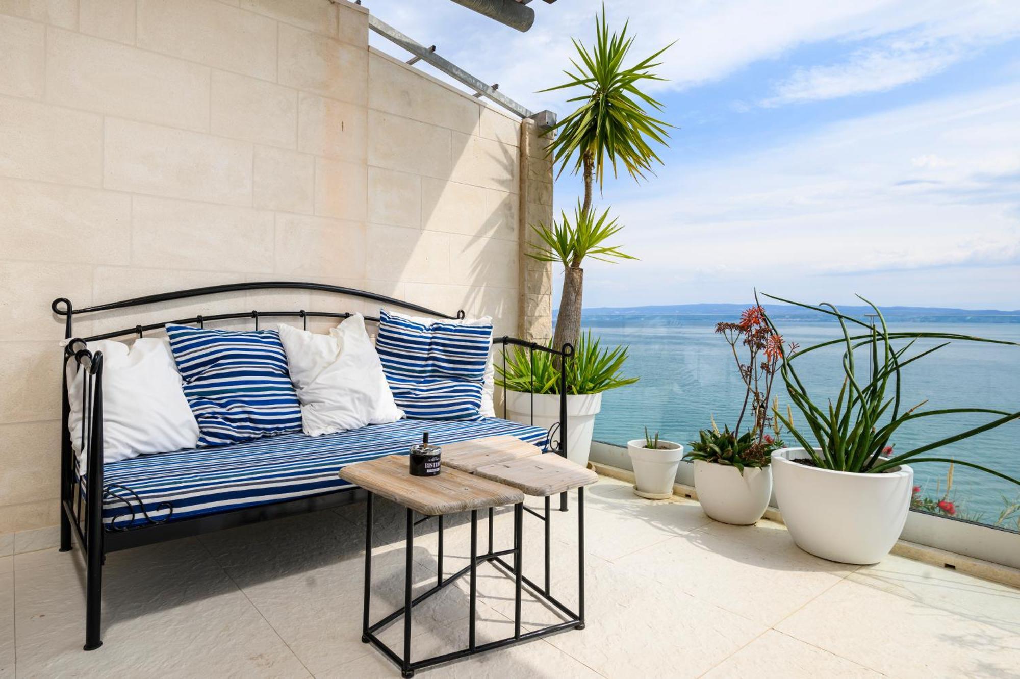 Gallery Luxury Suites & Rooms-Only Adults Split Bagian luar foto